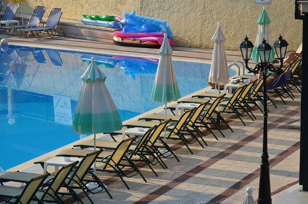 Philippos Aparthotel 2*