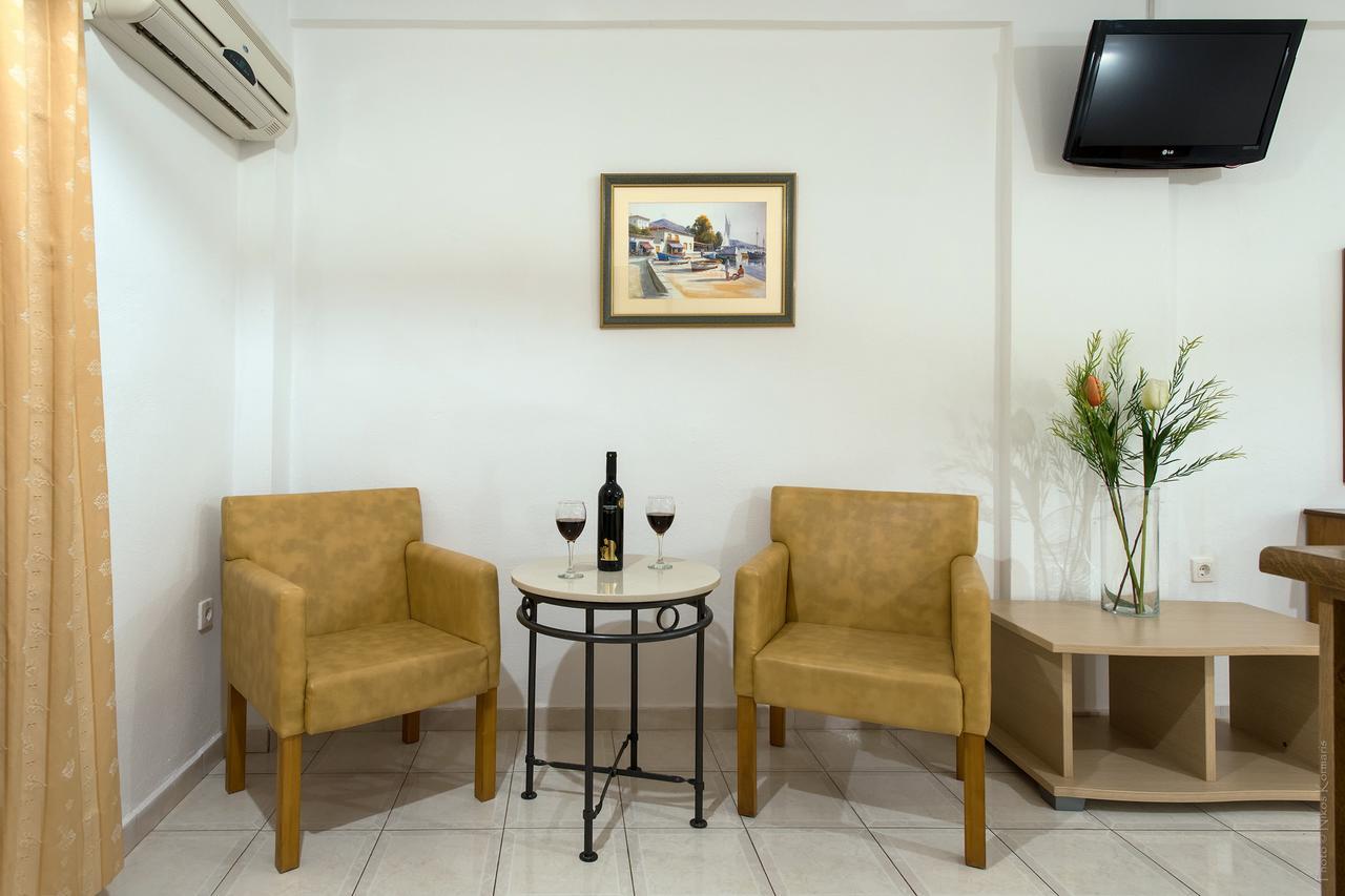 Aparthotel Philippos